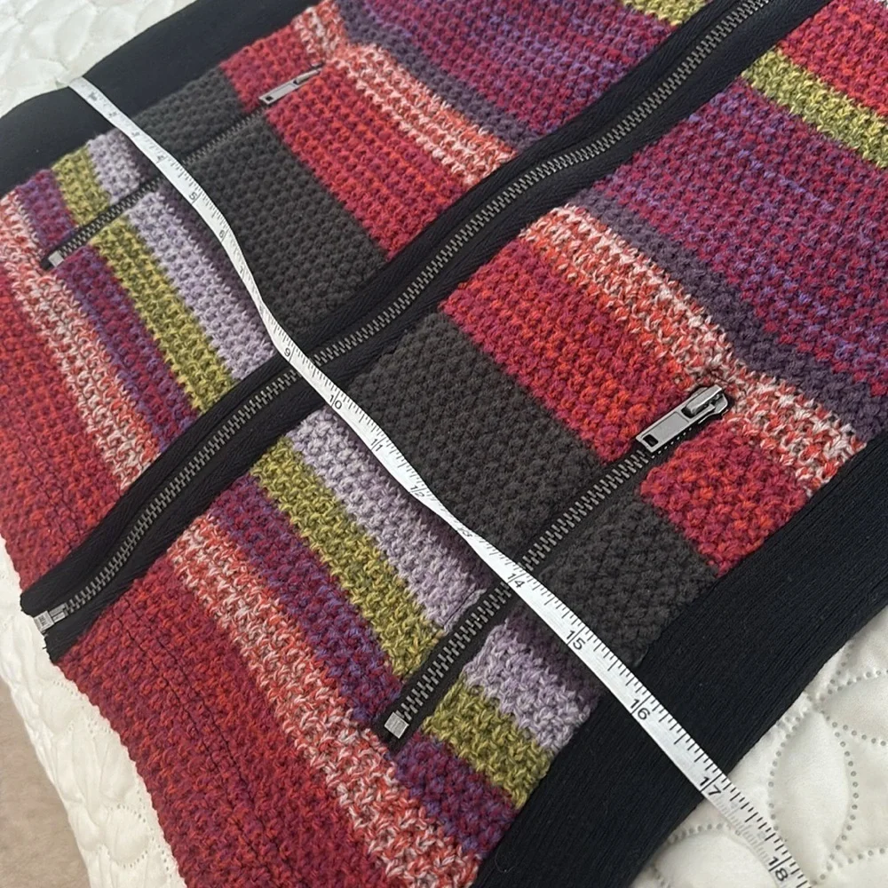 Ruff Hewn Colorful Woven Texture and Solid Black Back w/stretch Side Panels Sm - Picture 12 of 13